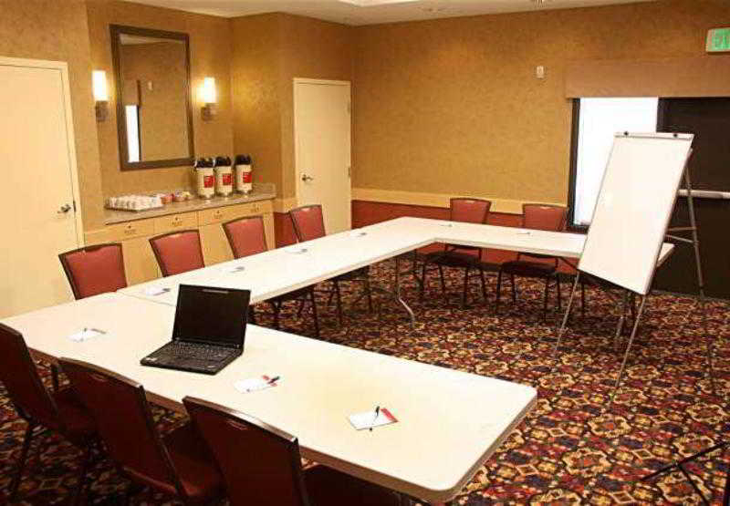 בית מלון כפרי Towneplace Suites Farmington