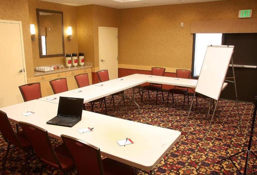 בית מלון כפרי Towneplace Suites Farmington