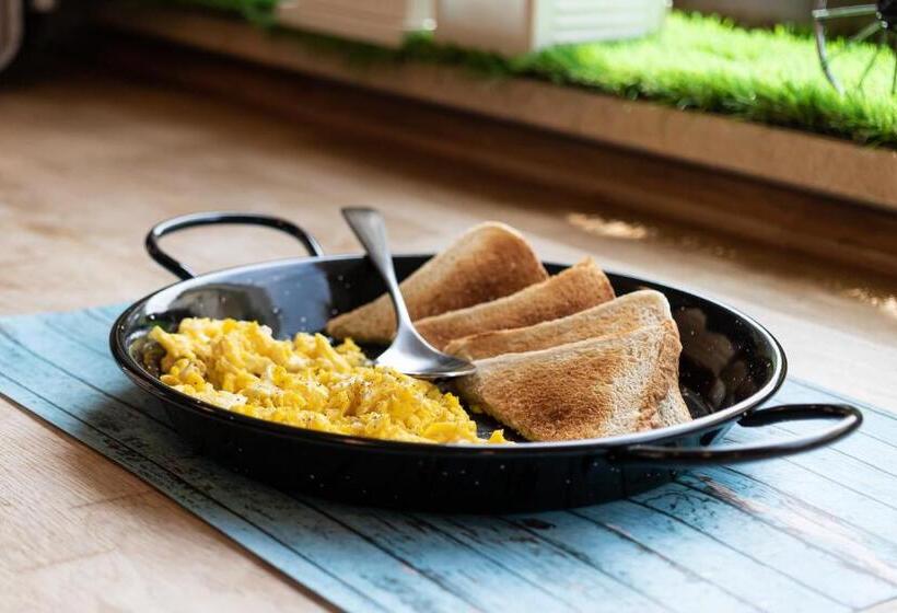 Bed And Breakfast Bric & Brac