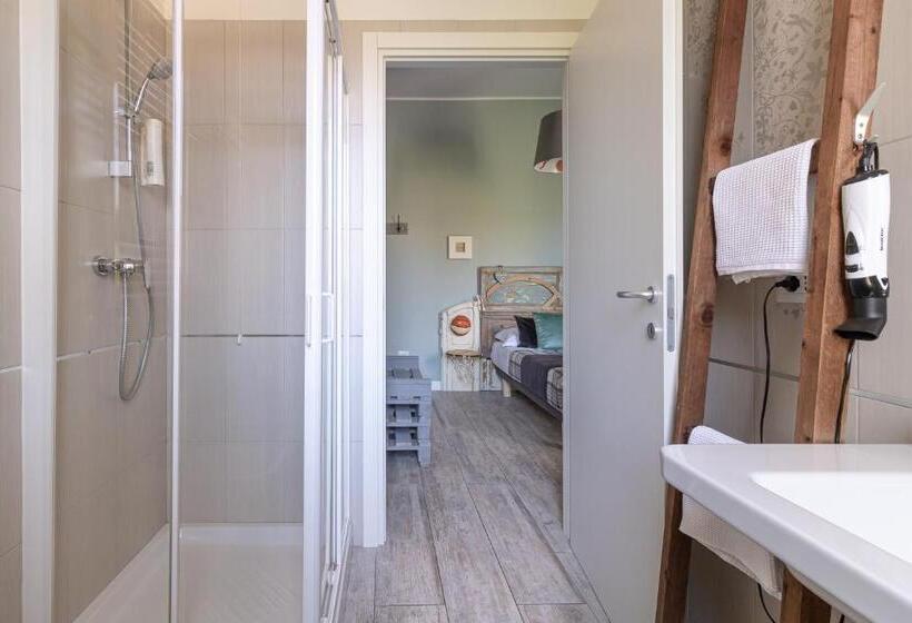 Bed And Breakfast Bric & Brac