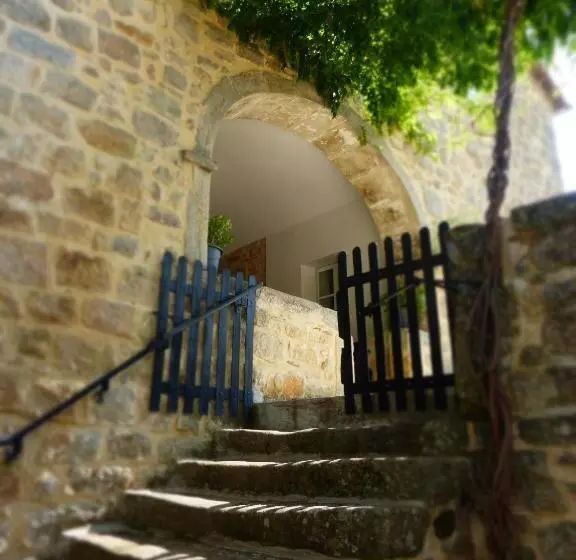 Aamiaismajoitus (B&B) Le Mas Des Monèdes