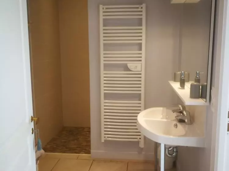 ベッドアンドブレックファースト Le Gîte Du Bas Manoir