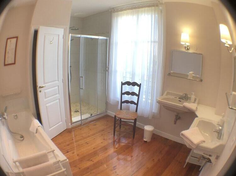 تختخواب و صبحانه Le Gîte Du Bas Manoir