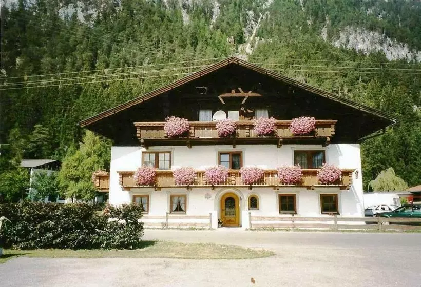 تختخواب و صبحانه Stöffelhof