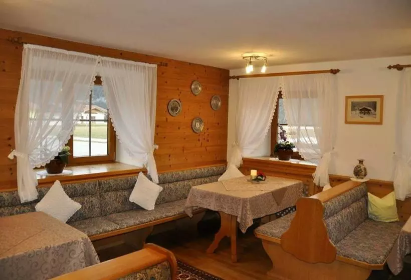تختخواب و صبحانه Stöffelhof