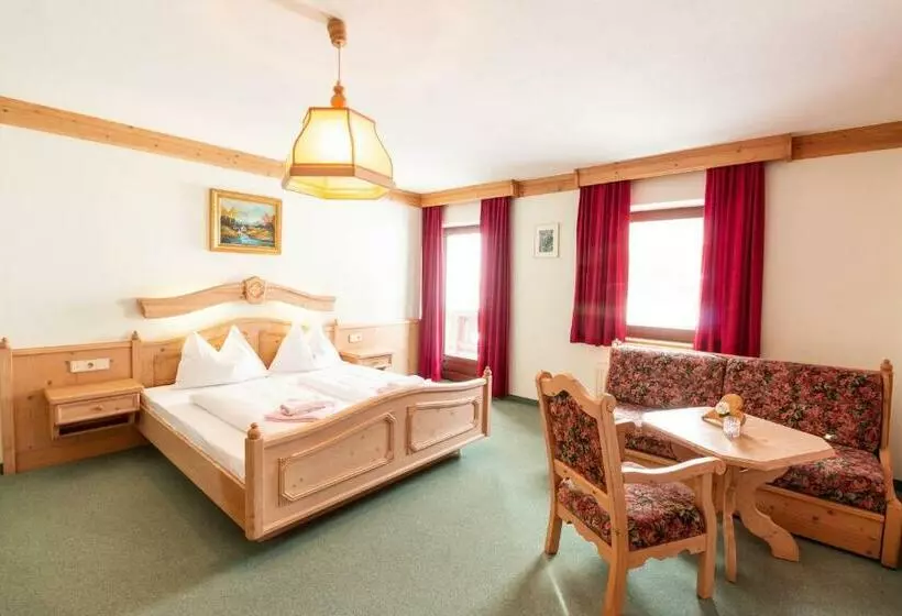 Landhotel   Apartments Bauer