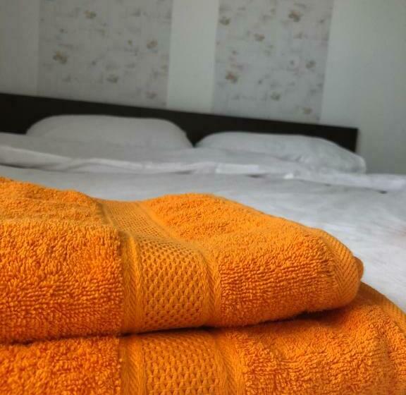 پانسیون Casa De La Corbu