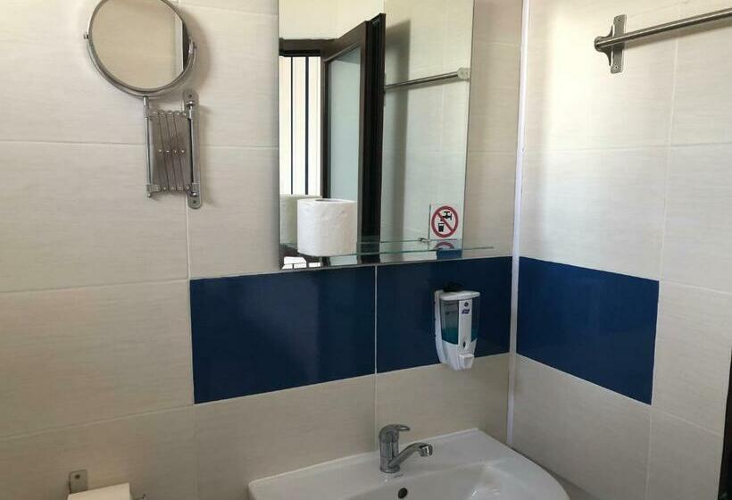 پانسیون Casa De La Corbu