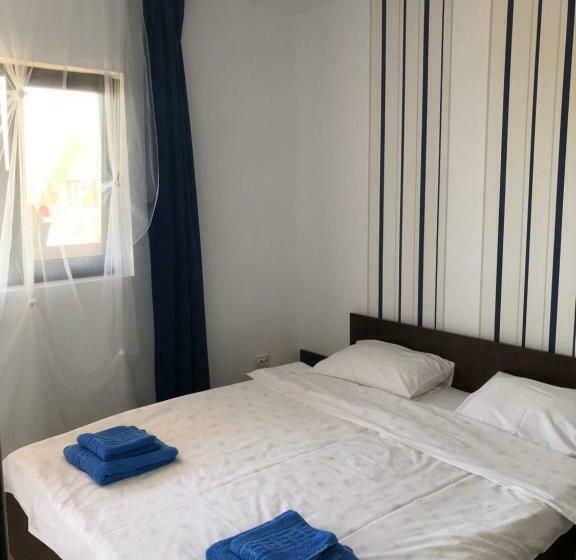 پانسیون Casa De La Corbu