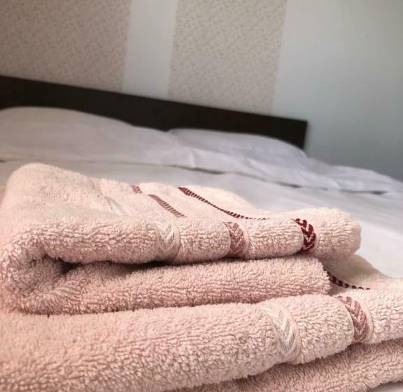 پانسیون Casa De La Corbu