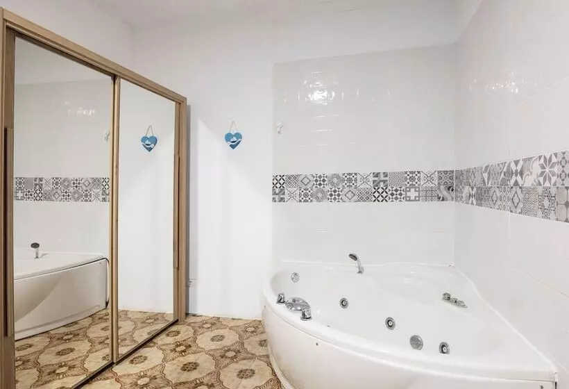 Majatalo Kite & Surf Nomad House