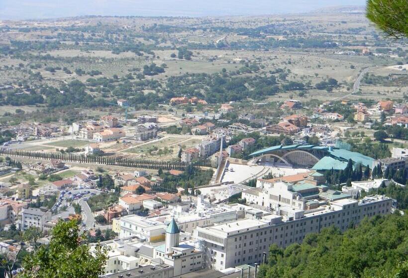 ベッドアンドブレックファースト Santa Lucia