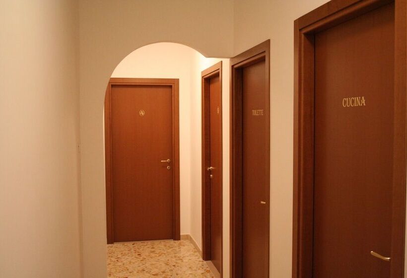 ベッドアンドブレックファースト Santa Lucia