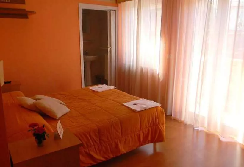 住宿加早餐  Santa Lucia