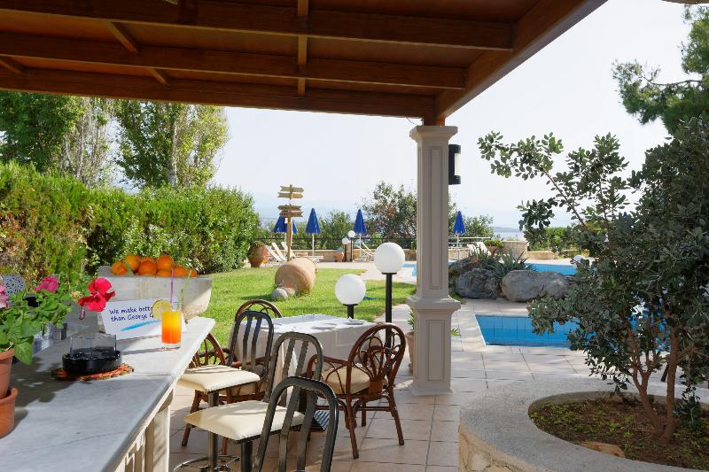 هتل Alianthos Suites