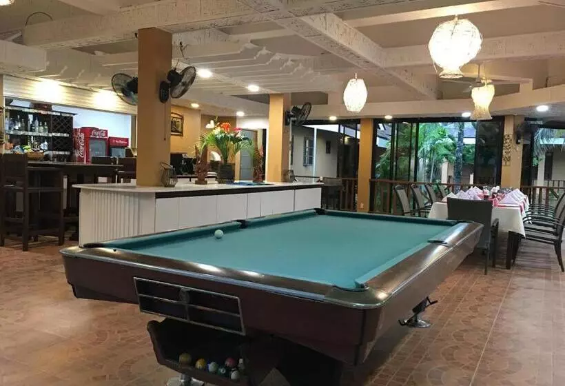 Hotel Anda White Beach Resort