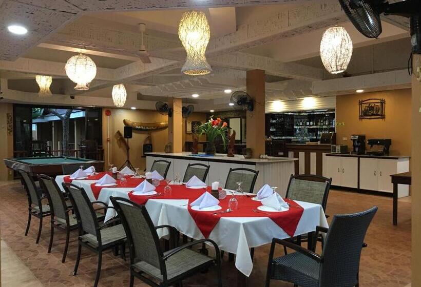 בית מלון כפרי Anda White Beach Resort