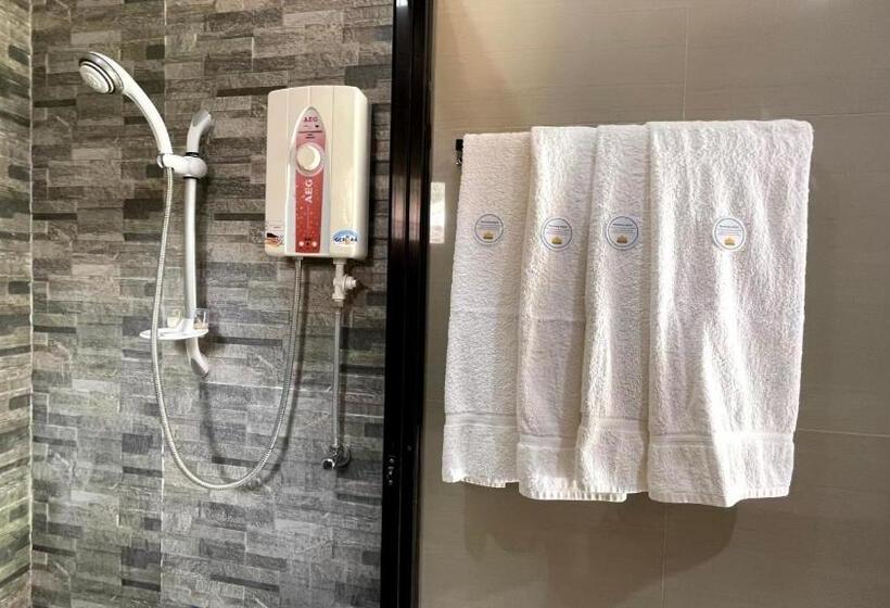 בית מלון כפרי Anda White Beach Resort