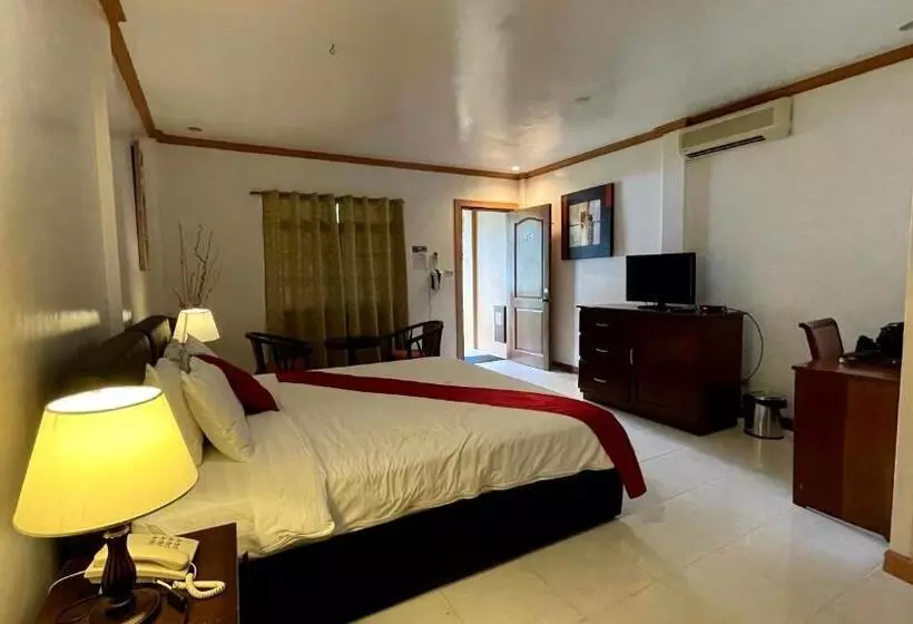 Hotel Anda White Beach Resort