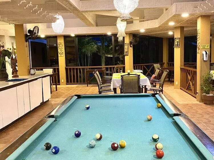 Hotel Anda White Beach Resort