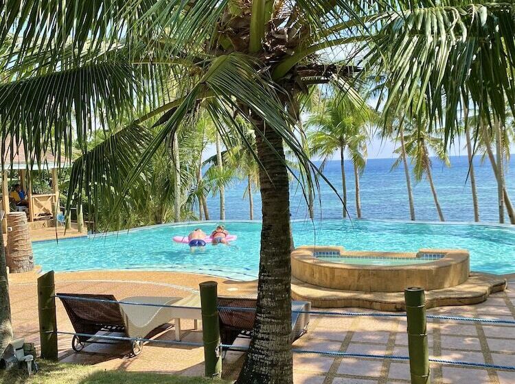 בית מלון כפרי Anda White Beach Resort