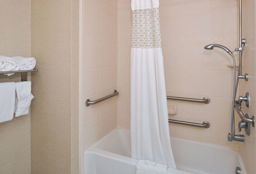 Отель Hampton Inn Milford