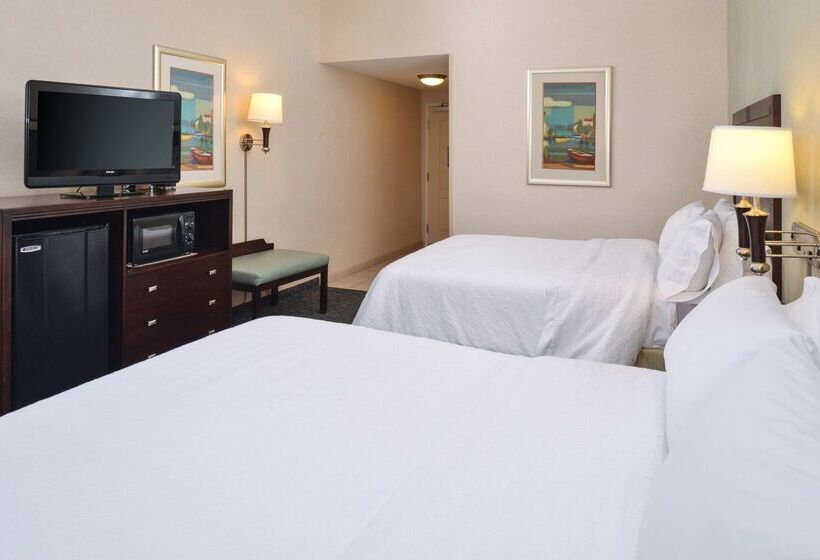 Отель Hampton Inn Milford