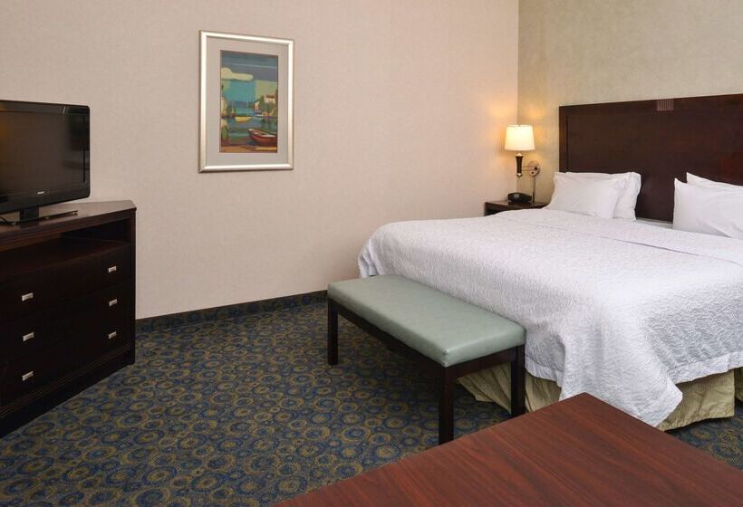 Отель Hampton Inn Milford