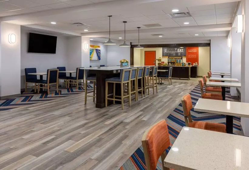 فندق Hampton Inn Milford