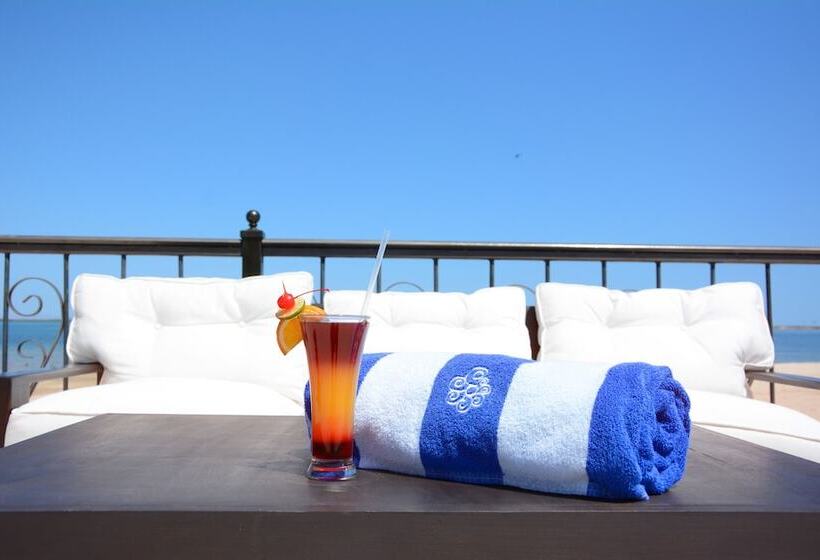 La Posada Hotel & Beach Club