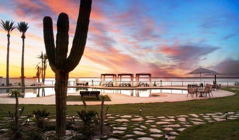 La Posada Hotel & Beach Club