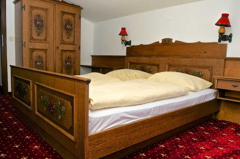 هتل Pension Strauss