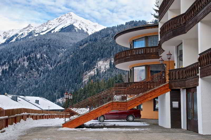 هتل Pension Strauss