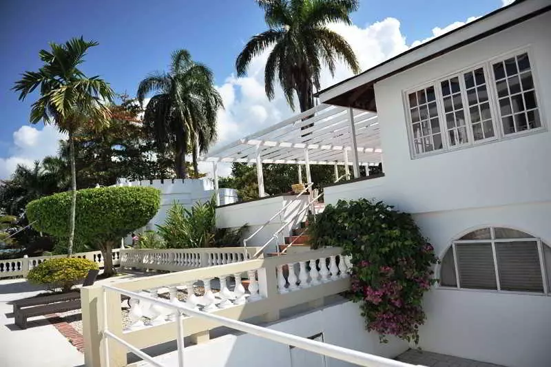 Hotel Syrynity Palace