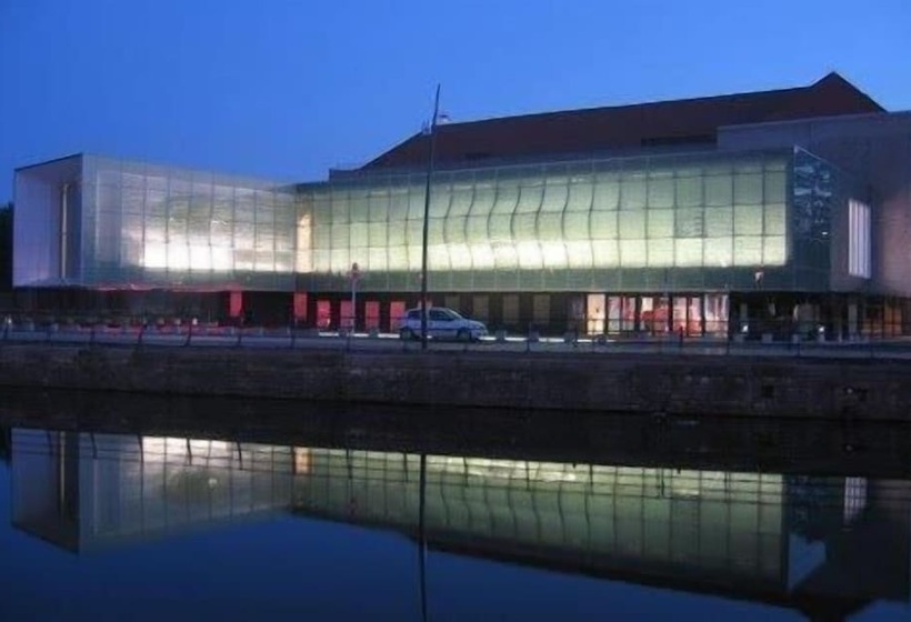 ホテル The Originals City, L Haut  Aile, Coquelles Calais Tunnel S/manche L Hautaile