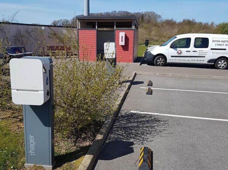 ホテル The Originals City, L Haut  Aile, Coquelles Calais Tunnel S/manche L Hautaile