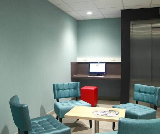 ホテル The Originals City, L Haut  Aile, Coquelles Calais Tunnel S/manche L Hautaile