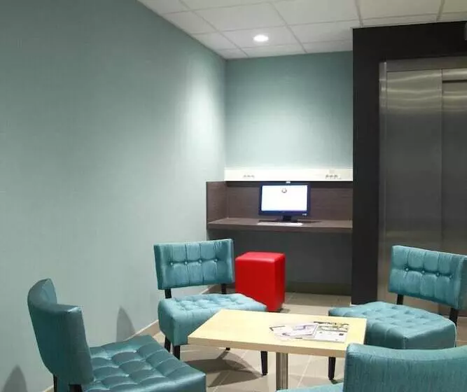 Hotel The Originals City, L Haut Aile, Coquelles Calais Tunnel S/manche L Hautaile