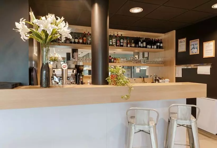 Hotel The Originals City, L Haut Aile, Coquelles Calais Tunnel S/manche L Hautaile