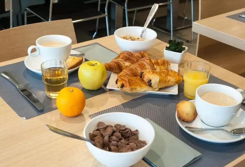 Hotel The Originals City, L Haut Aile, Coquelles Calais Tunnel S/manche L Hautaile