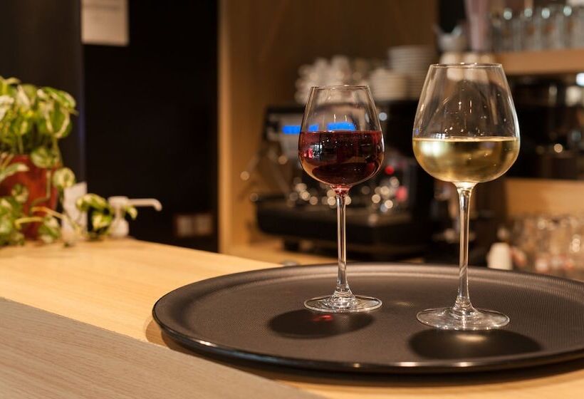 ホテル The Originals City, L Haut  Aile, Coquelles Calais Tunnel S/manche L Hautaile