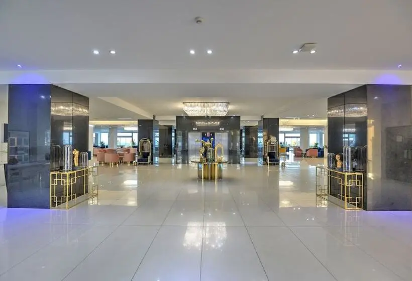 King Evelthon Beach Hotel & Resort