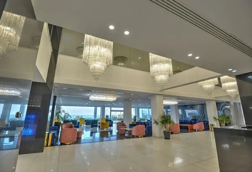 King Evelthon Beach Hotel & Resort