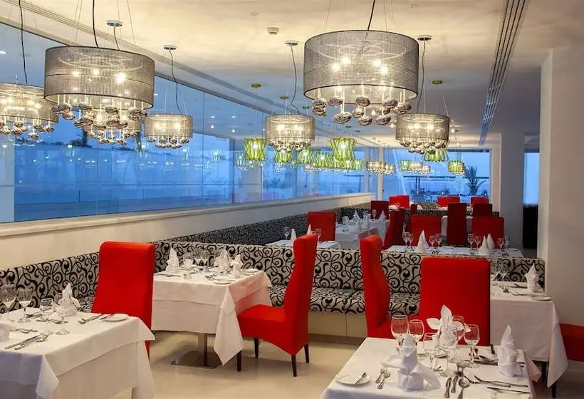 King Evelthon Beach Hotel & Resort