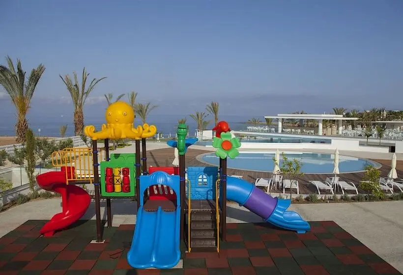 King Evelthon Beach Hotel & Resort