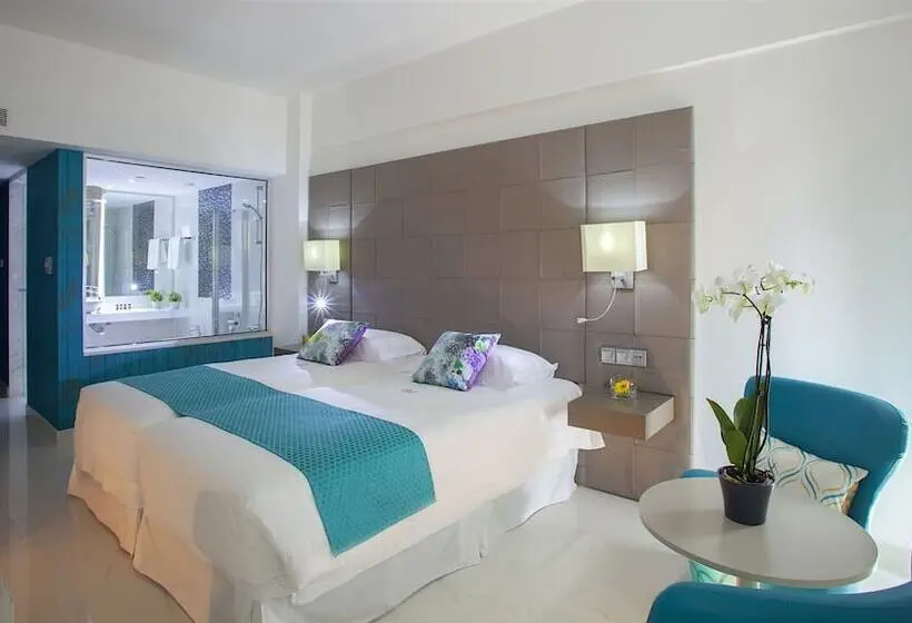 King Evelthon Beach Hotel & Resort