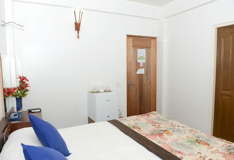 پانسیون Demal Orchid Hotel   Hulhumale