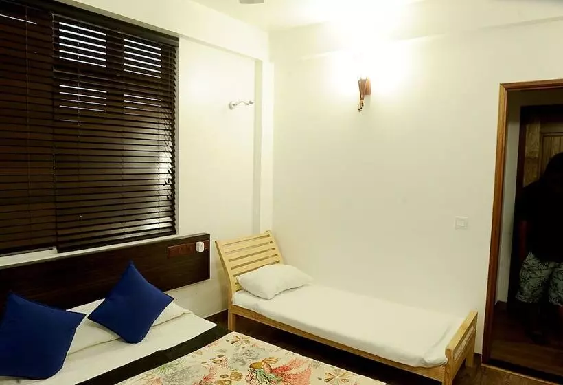 ペンション Demal Orchid Hotel   Hulhumale