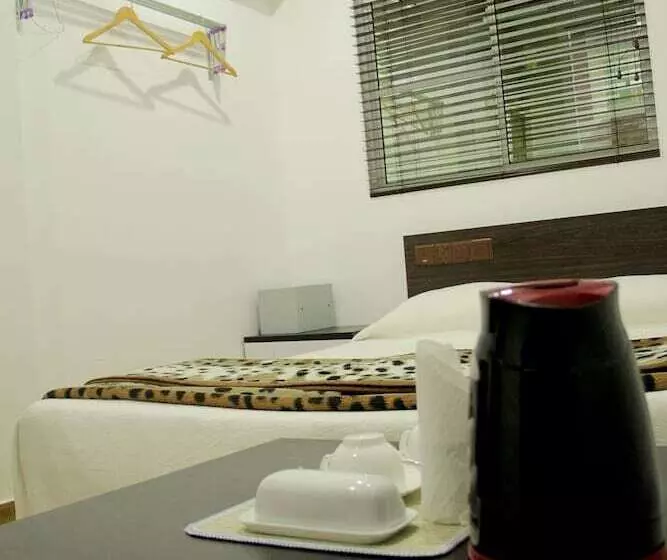 ペンション Demal Orchid Hotel   Hulhumale