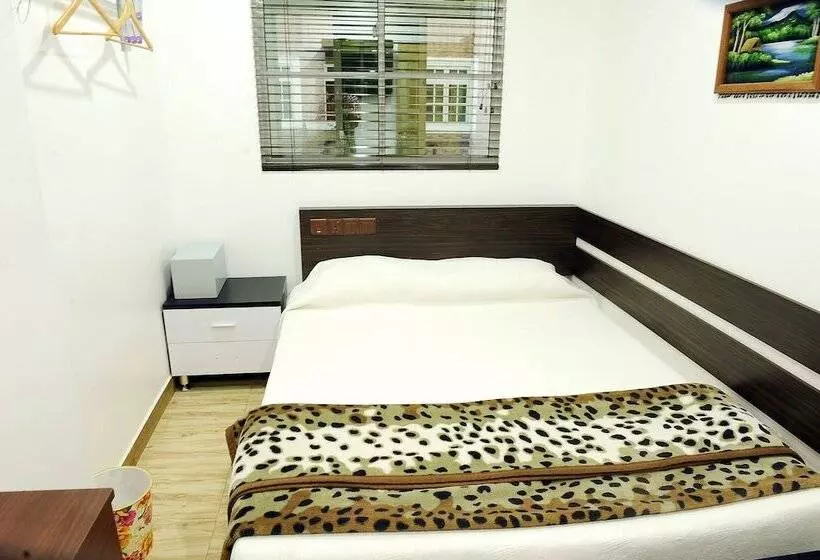 ペンション Demal Orchid Hotel   Hulhumale